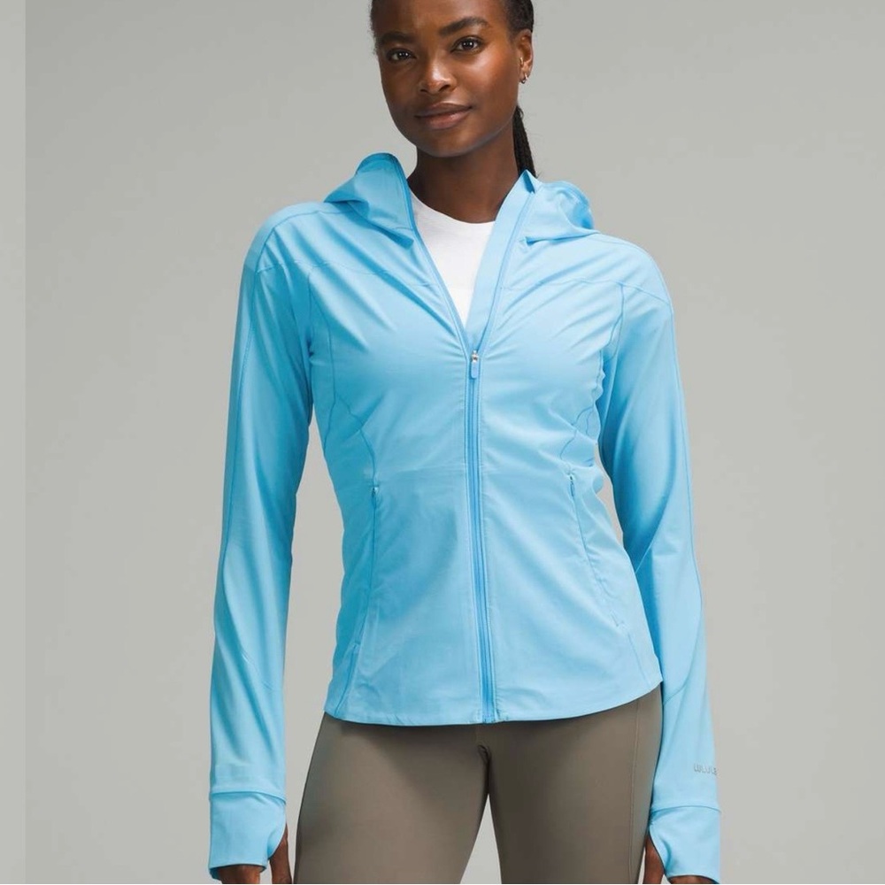 Lululemon Athletica Mist Over Windbreaker Blue Hooded Jacket UV Protection Size8